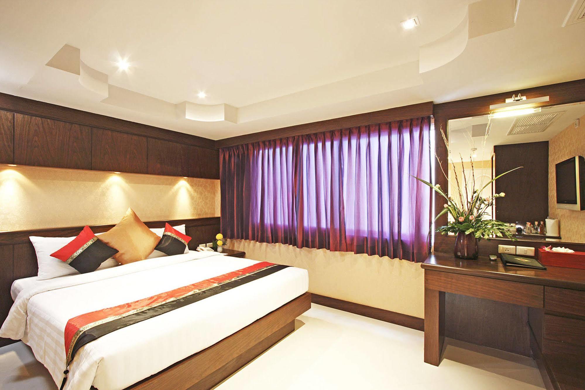 Rayaburi Hotel, Patong Ngoại thất bức ảnh