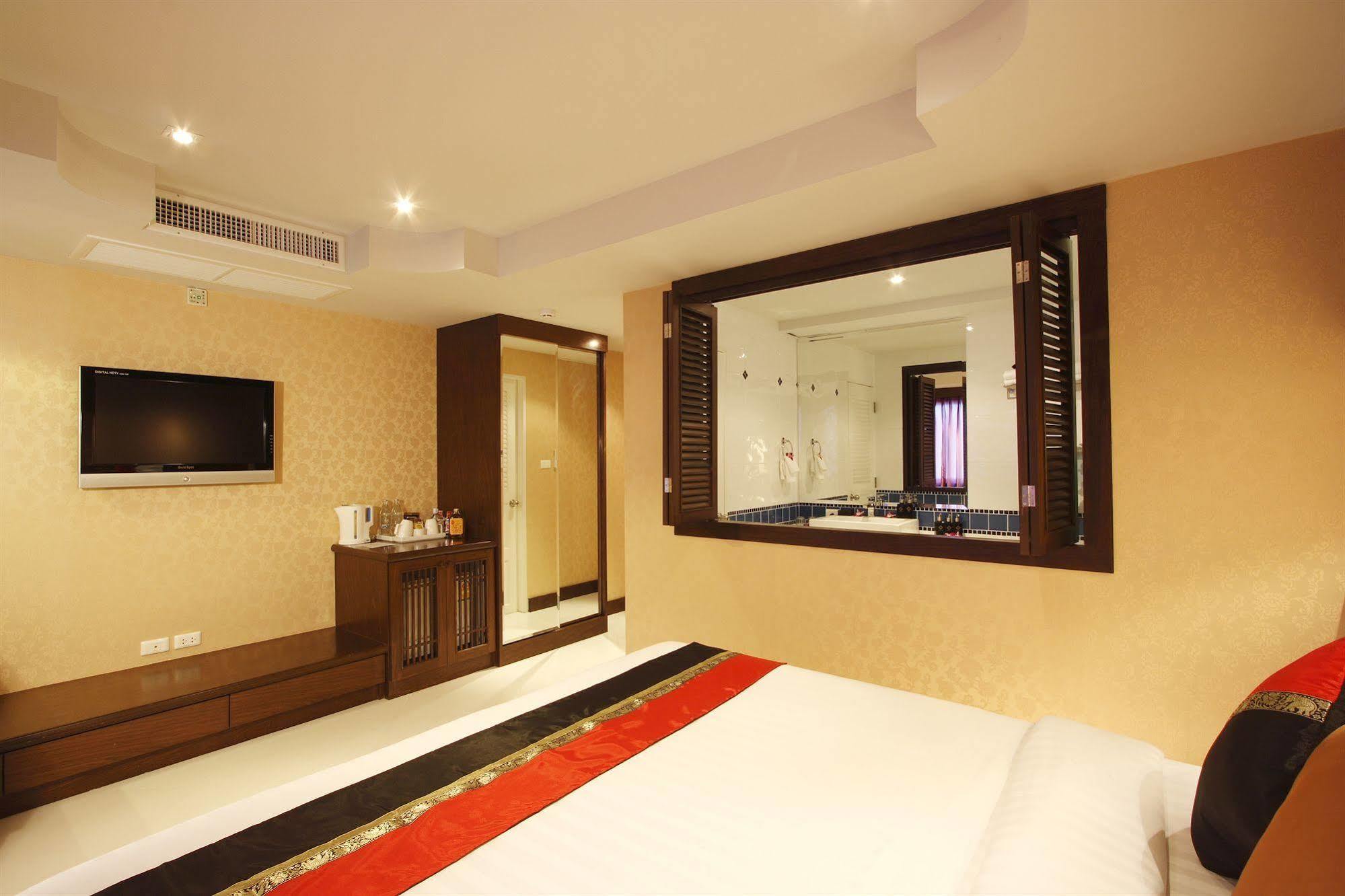 Rayaburi Hotel, Patong Ngoại thất bức ảnh
