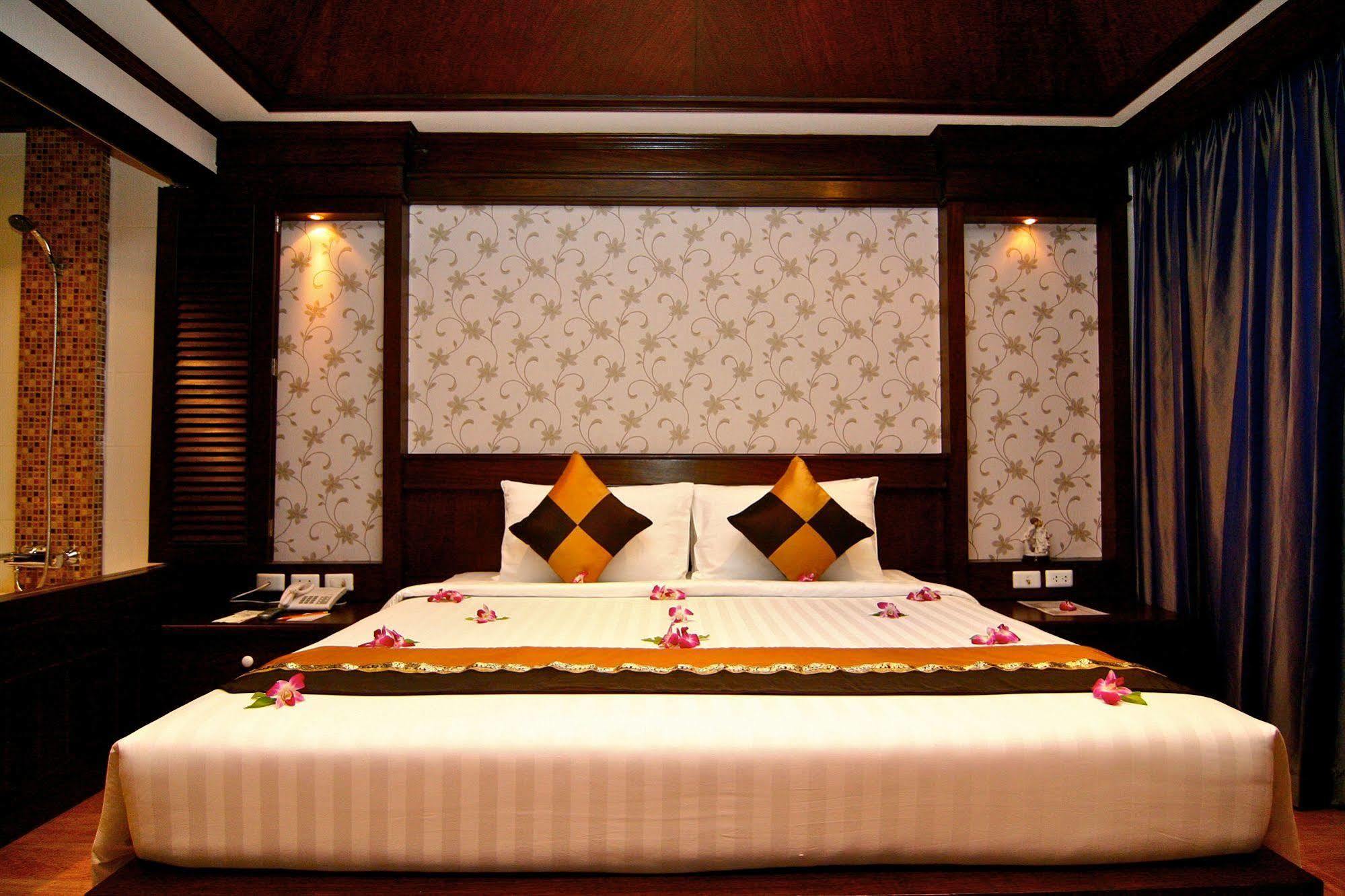 Rayaburi Hotel, Patong Ngoại thất bức ảnh