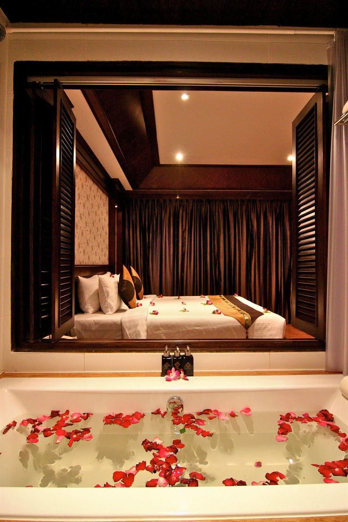 Rayaburi Hotel, Patong Ngoại thất bức ảnh