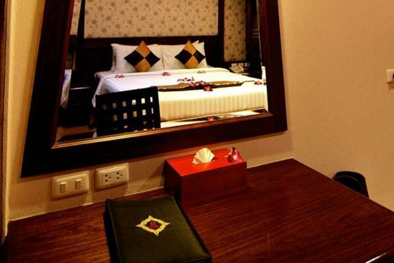 Rayaburi Hotel, Patong Ngoại thất bức ảnh